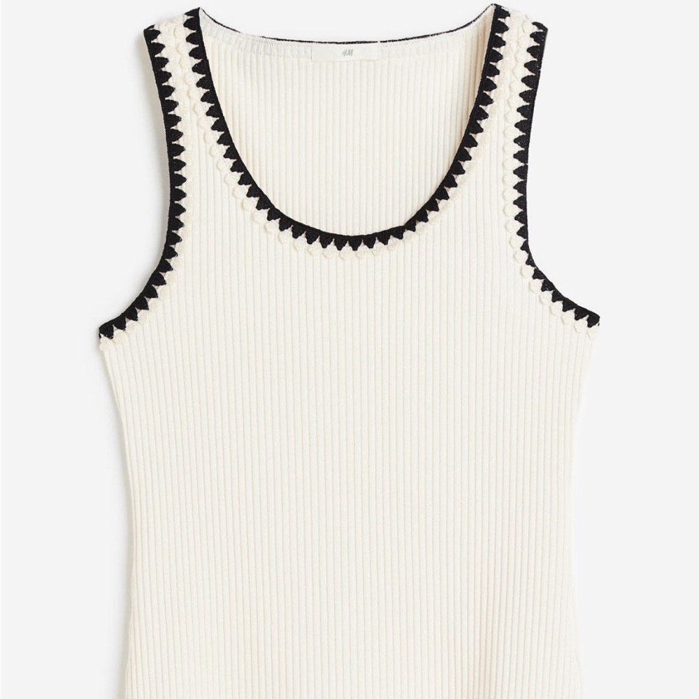 ✨SOLD✨ H&M Embroidered Ribbed Knit Tank Top in Cream - Small - Picture 6 of 7